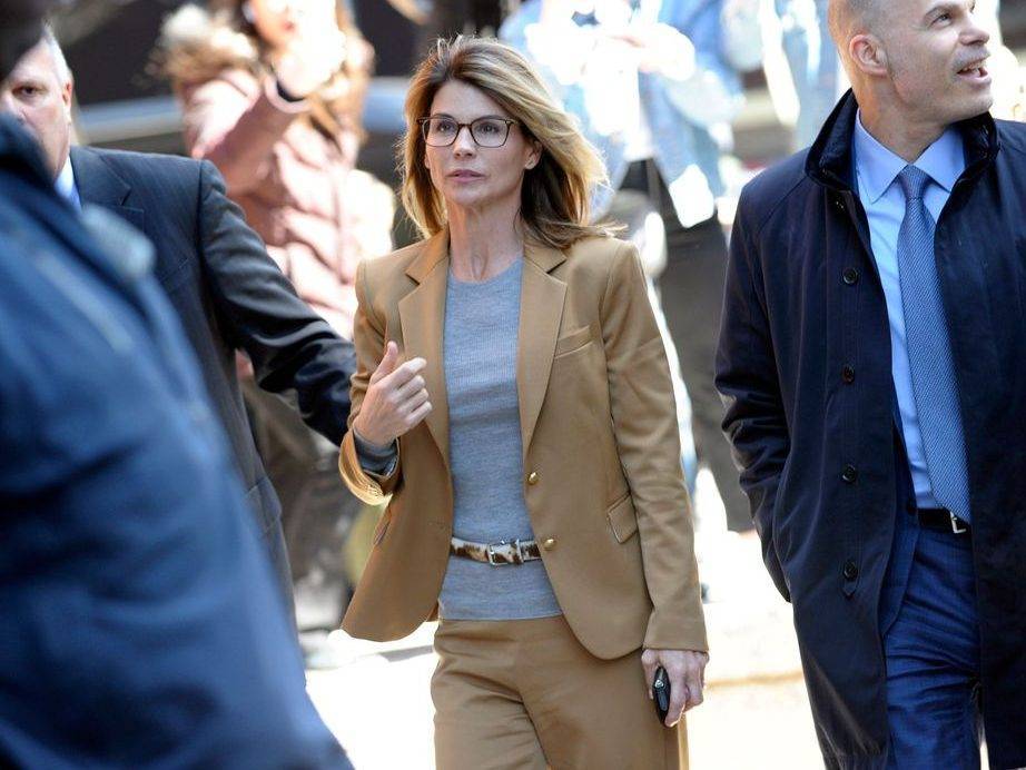 Lori Loughlin's lawyer: New evidence 'exonerate' actress in college admissions scandal - torontosun.com