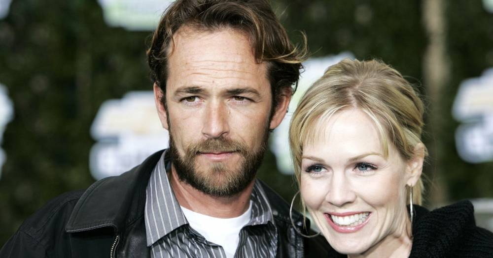 Jennie Garth Thought She Got a Call From Luke Perry After His Death: ‘It Was Hard’ - www.usmagazine.com
