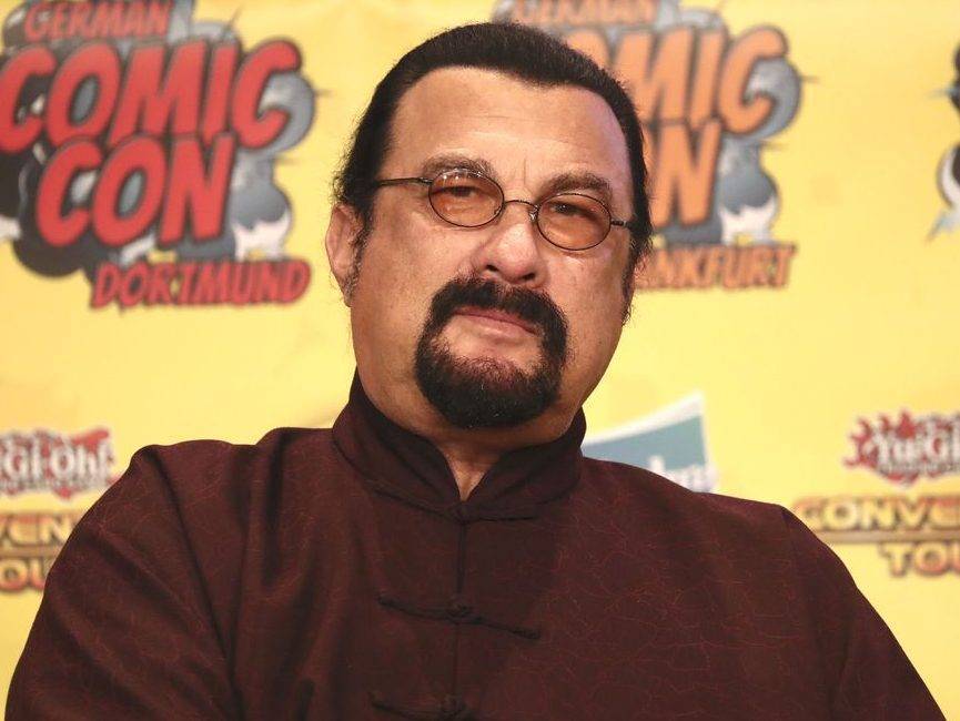 NOT ABOVE THE LAW: Steven Seagal forks out $314G to settle anti-touting charges - torontosun.com