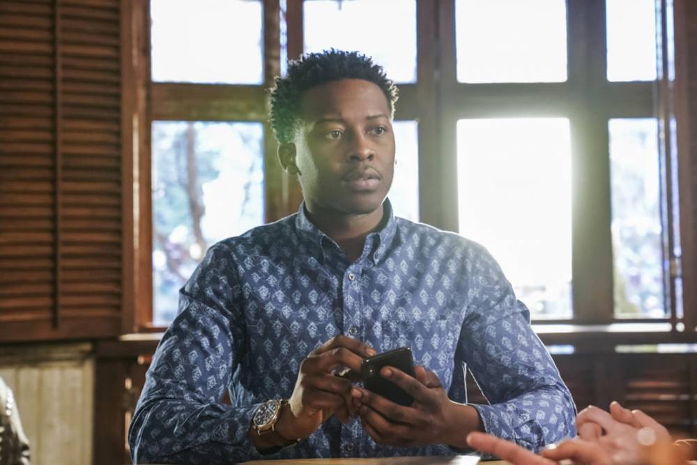 God Friended Me Sneak Peek: Miles Seeks Fatherly Advice for a Particularly Tricky Case - www.tvguide.com