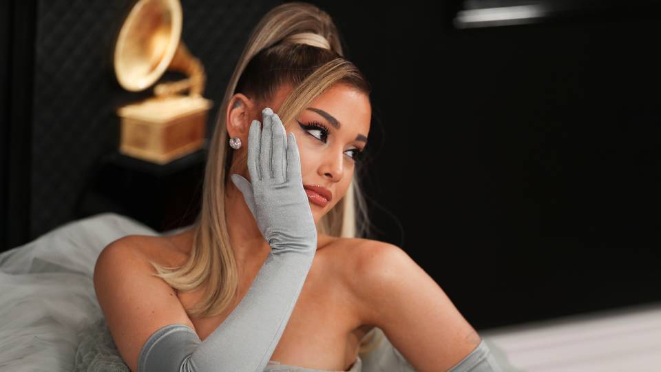Ariana Grande Is ‘Unbothered’ by Pete Davidson’s Comments About Her Brown Spray Paint Tan - stylecaster.com