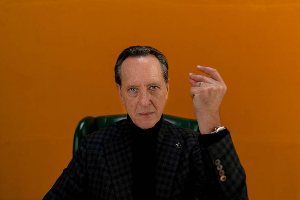 Richard E. Grant dishes on new show ‘Dispatches from Elsewhere’ - nypost.com - Britain