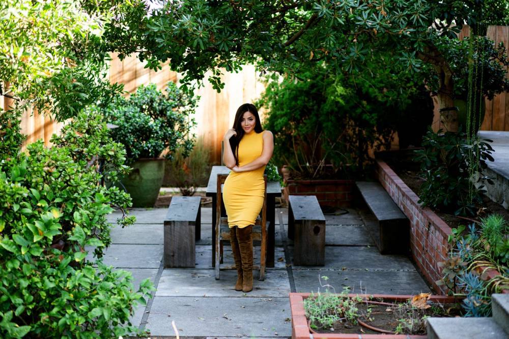 ‘Narcos: Mexico’ actress Teresa Ruiz finds inspiration in her garden - flipboard.com - Mexico