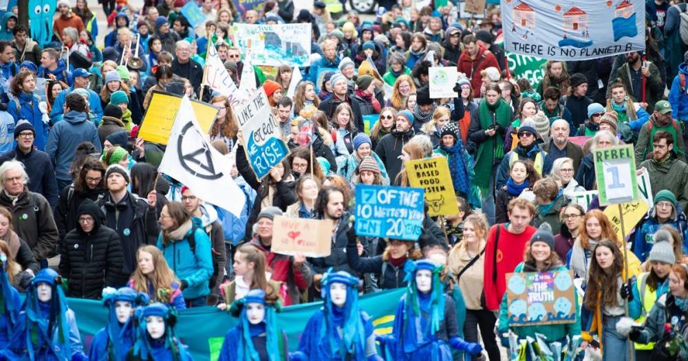 Extinction Rebellion climate activists march through Glasgow in 'Blue Wave' parade - www.dailyrecord.co.uk
