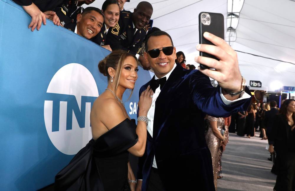 Jennifer Lopez Alex Rodriguez Are Adorable in These Super Bowl Photos We’re Swooning - stylecaster.com - Colombia