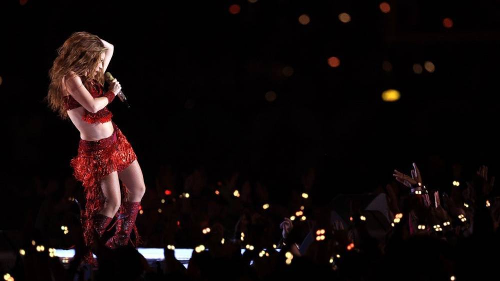 Shakira Revisits Her Greatest Hits in Hip-Shaking Super Bowl Performance - www.etonline.com - Colombia