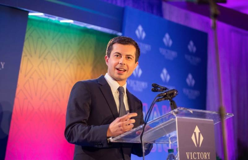 Pete Buttigieg makes history as first openly gay person to run in Iowa Democratic Caucuses - www.metroweekly.com - county Warren - state Iowa