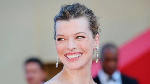 Milla Jovovich welcomes third daughter at 44 - www.breakingnews.ie
