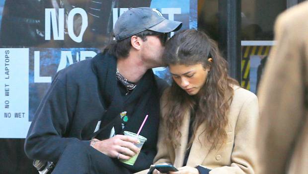 ‘Euphoria’ Co-Stars Zendaya Jacob Elordi Share A Kiss In NYC Fans Go Nuts Over Rumored Romance - hollywoodlife.com - New York