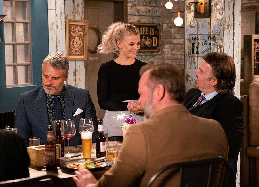 Corrie SPOILERS: Bethany’s exit story begins as she ruins Ray’s plans to seduce Alya - evoke.ie