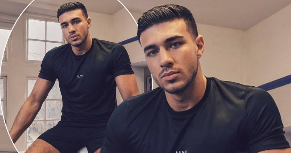 Love Island’s Tommy Fury sets pulses racing as he shows off bulge in tiny shorts in sexy boxing snap - www.ok.co.uk