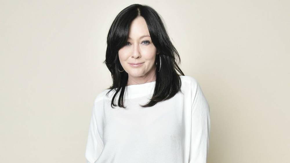 Shannen Doherty Has Stage 4 Breast Cancer: 'I'm Petrified' - www.etonline.com