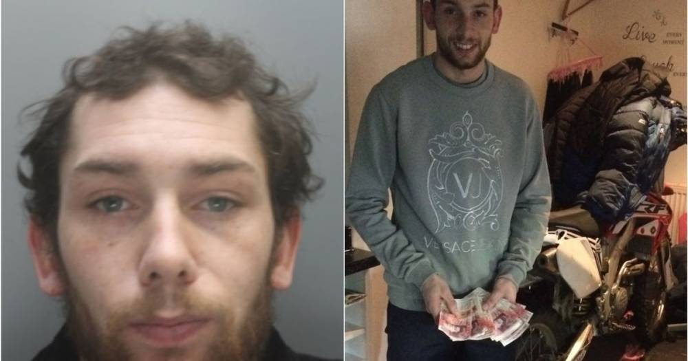 This 'unemployed' drug dealer posed for photos flaunting huge wads of cash and ran away from police during a pursuit...he was claiming disability benefits - www.manchestereveningnews.co.uk