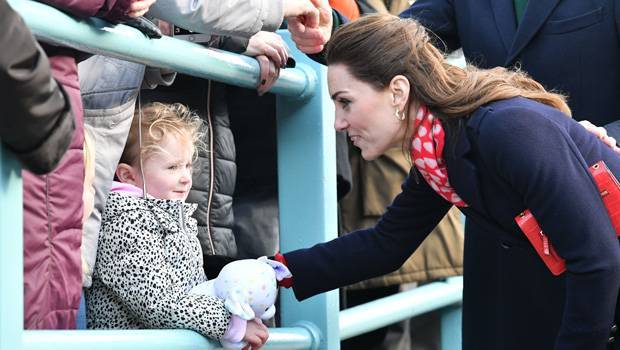 Kate Middleton Apologizes After 3-Year-Old Throws Shade At Her For Not Looking ‘Like Cinderella’ - hollywoodlife.com - Britain