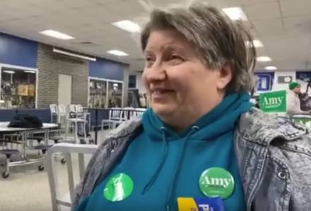 Woman at Iowa caucus wants to change her vote after finding out Buttigieg is gay - www.losangelesblade.com - USA - Indiana - state Iowa