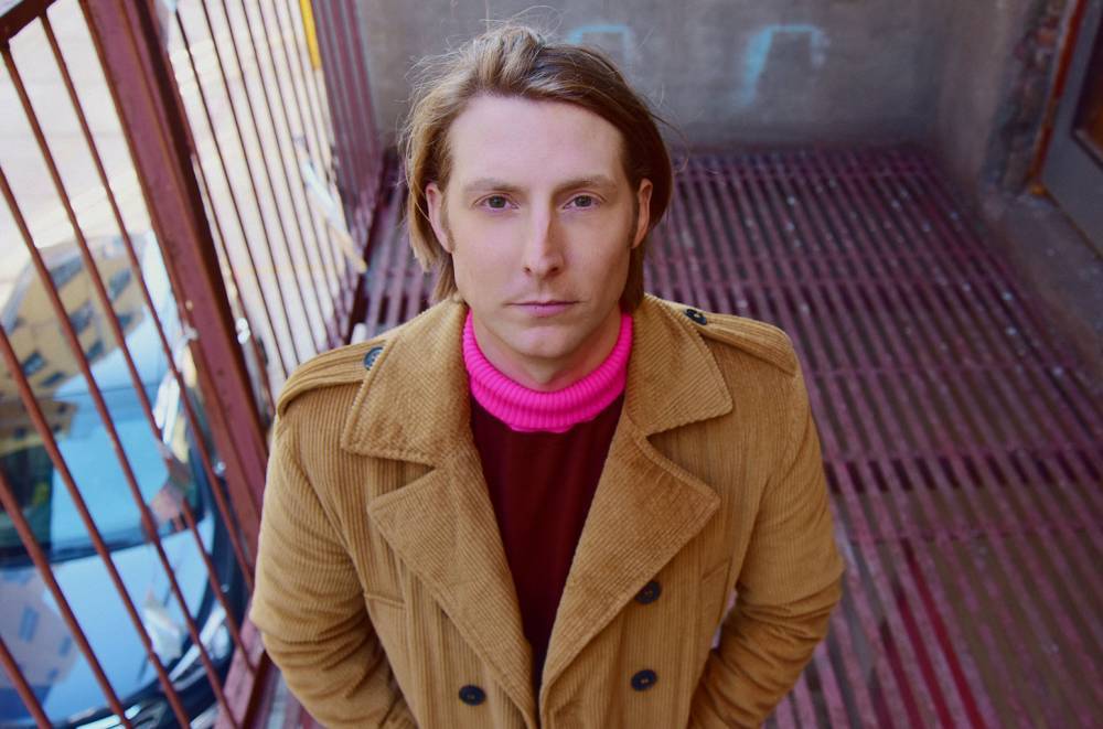 Eric Hutchinson Is Ready to 'Rock Out' on New Single, Announces 'Class of '98' Album: Exclusive - www.billboard.com