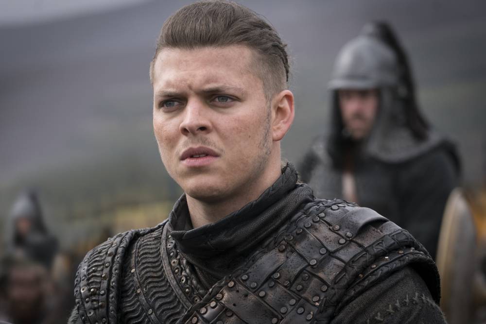‘Vikings’ Creator Breaks Down the Midseason Finale’s Bloody Battle - variety.com