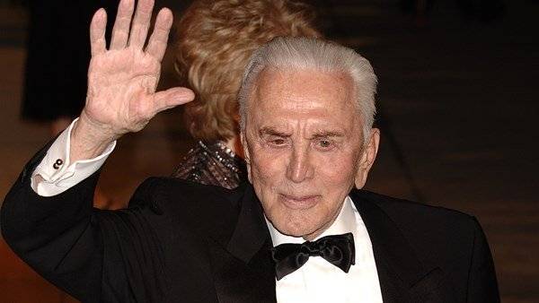 Tributes paid to Kirk Douglas as Hollywood great dies aged 103 - www.breakingnews.ie - Beverly Hills