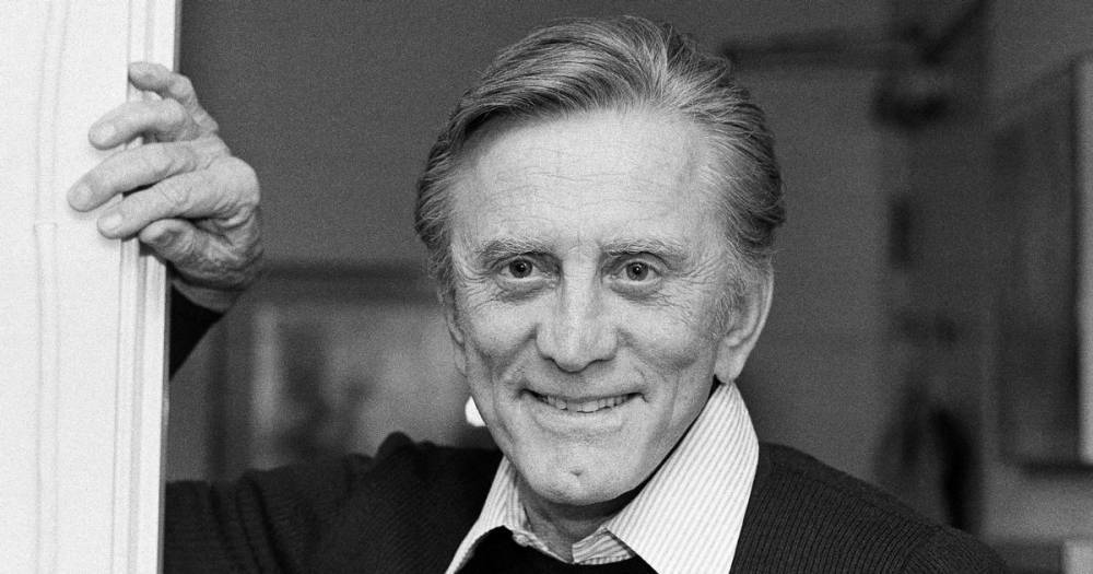Kirk Douglas dead: Tributes pour in for Hollywood great who dies at the age of 103 - www.manchestereveningnews.co.uk