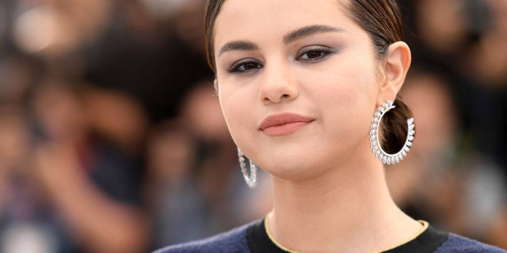 Selena Gomez Thinks Instagram Is ‘Destroying' Some of Her Generation - www.elle.com