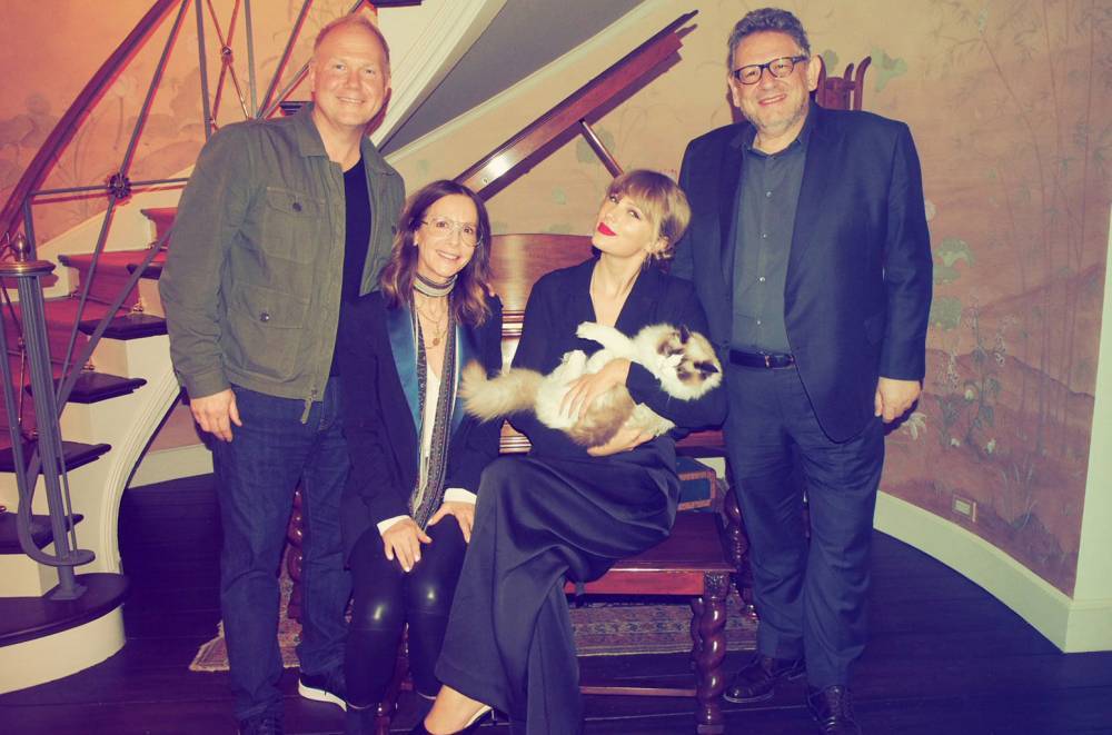 Taylor Swift Signs Global Agreement With Universal Music Publishing Group - www.billboard.com