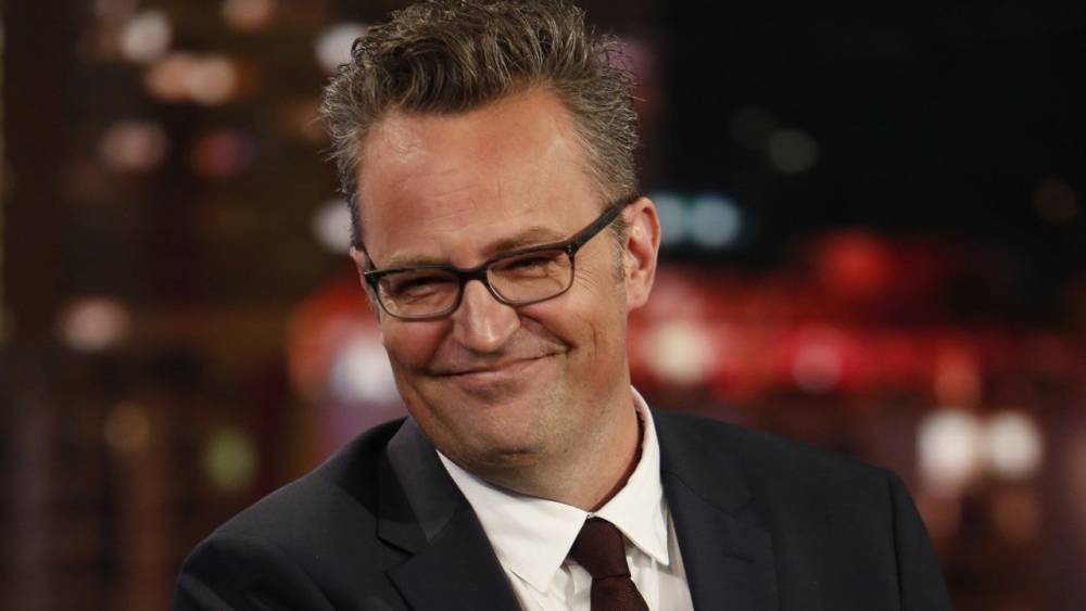 Matthew Perry Finally Joins Instagram With the Help of Lisa Kudrow - www.etonline.com