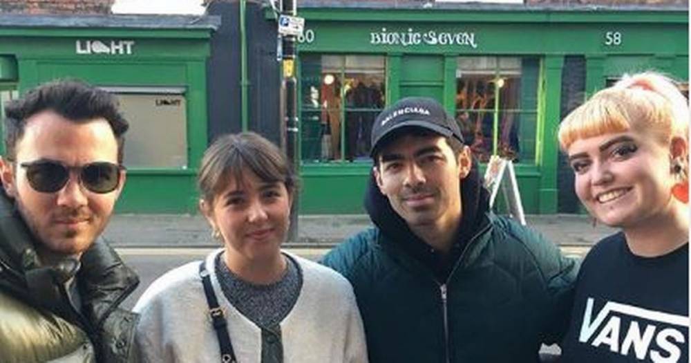 Jonas Brothers go for pre-drinks in Northern Quarter bar ahead of Manchester Arena gig - www.manchestereveningnews.co.uk - Manchester