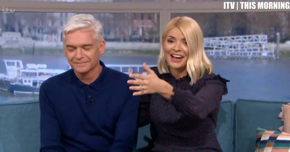 Phillip Schofield in tears on This Morning as he tells Holly Willoughby of moment he told his family he was gay - www.manchestereveningnews.co.uk