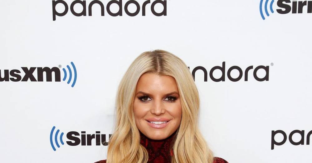 Jessica Simpson confirms she never got a gift from Nick, Vanessa - www.wonderwall.com