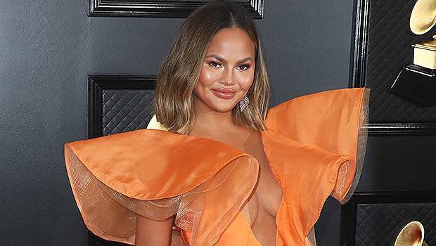 Chrissy Teigen Shuts Down Hater Who Claimed She Photoshopped Her Booty — See Epic Clap Back - hollywoodlife.com