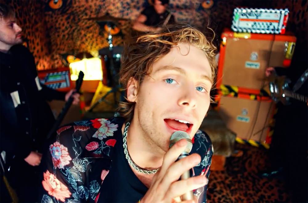 5 Seconds of Summer Feel 'No Shame' in Trippy New Video - www.billboard.com - USA