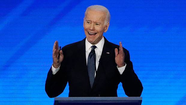 Dem Debate: Joe Biden Gets Audience To Stand Cheer For Lt. Col Vindman After Trump Fires Him - hollywoodlife.com - Ukraine - Washington - state New Hampshire