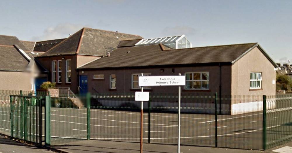 'Knife kid in playground' claim at Scots school sparks boycott among fuming parents - www.dailyrecord.co.uk