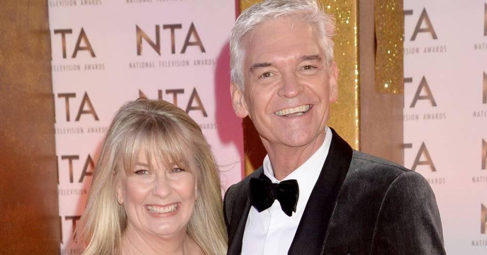 Phillip Schofield's wife Stephanie Lowe 'absolutely shattered' over This Morning star coming out as gay - www.ok.co.uk