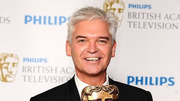 Phillip Schofield’s mother responds to his coming out - www.breakingnews.ie
