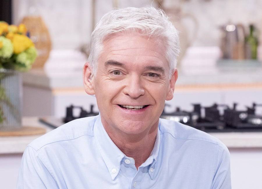 Phillip Schofield defends Eamonn Holmes amid backlash over ‘insensitive’ comments - evoke.ie
