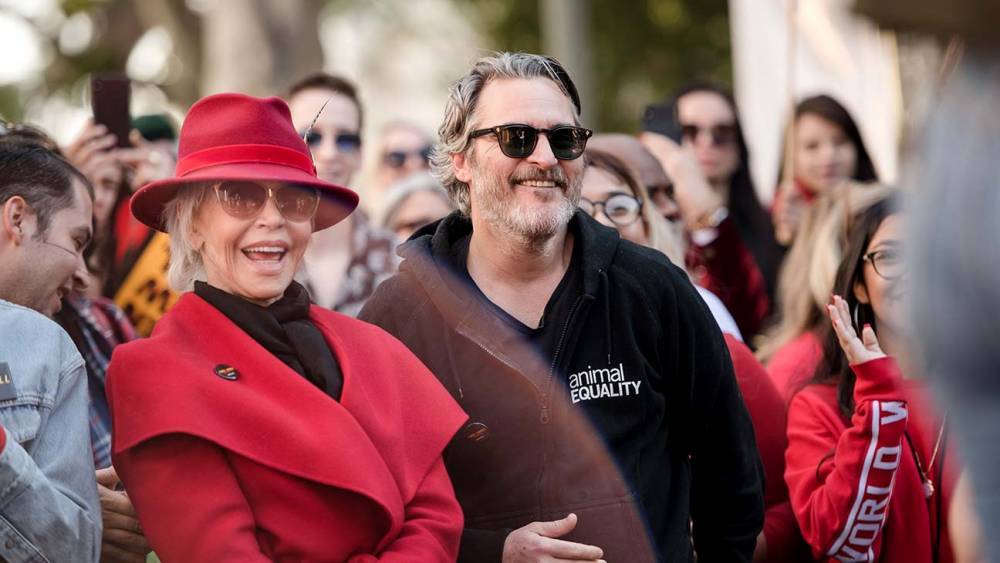 Jane Fonda Debuts "Fire Drill Fridays" in L.A. With Joaquin Phoenix, Norman Lear - www.hollywoodreporter.com - county Hall - Columbia