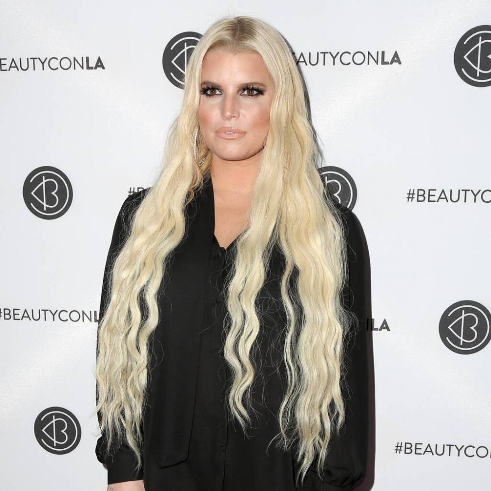 Jessica Simpson: ‘I don’t know why I said Nick &amp; Vanessa Lachey sent me a gift’ - www.peoplemagazine.co.za