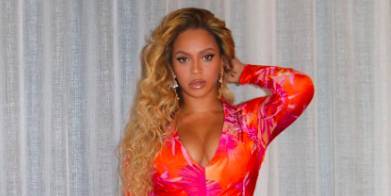 Beyoncé﻿'s Figure-Hugging Floral Versace Dress Comes with Matching Tights - www.harpersbazaar.com - Miami