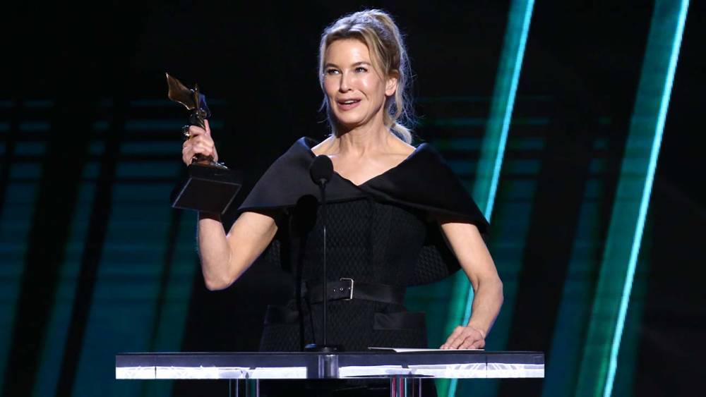 Renée Zellweger Dedicates Spirit Award to Judy Garland: "Cheers to You From the Beach" - www.hollywoodreporter.com - county Garland - Santa Monica