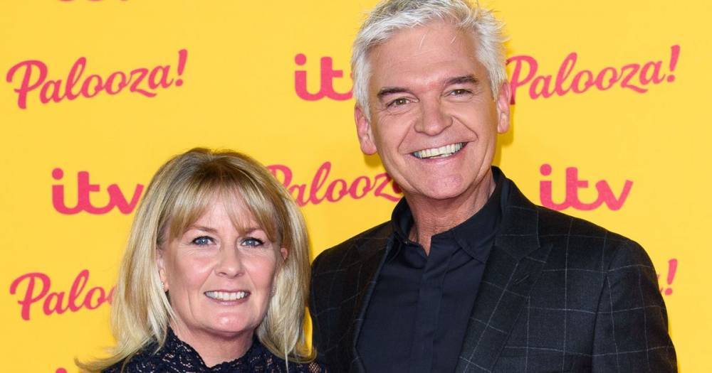 Phillip Schofield's wife Stephanie Lowe breaks silence as This Morning star comes out as gay - www.ok.co.uk