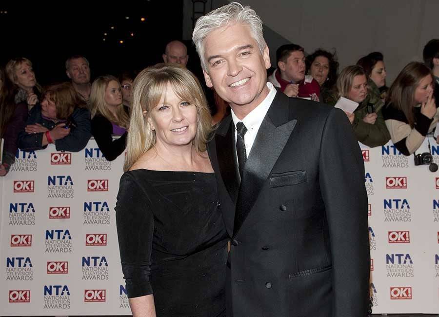 Phillip Schofield’s wife discusses ‘most emotionally painful time’ - evoke.ie