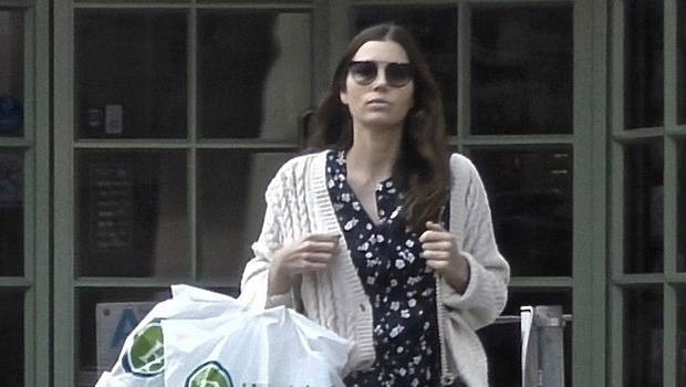 Jessica Biel Spotted Without Wedding Ring 3 Mos. After Justin Timberlake’s PDA Scandal - hollywoodlife.com - Beverly Hills - New Orleans