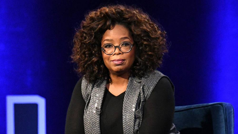 Oprah Winfrey falls onstage while talking about balance during motivational tour - flipboard.com
