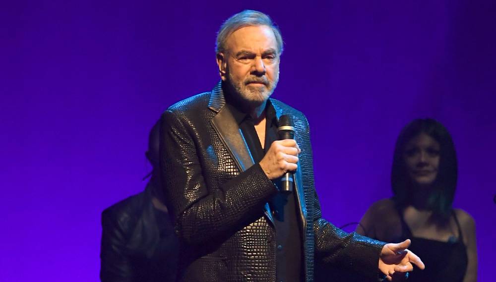 Neil Diamond Returns to the Stage Two Years After Retiring Due to Parkinson's Diagnosis - www.justjared.com - Las Vegas