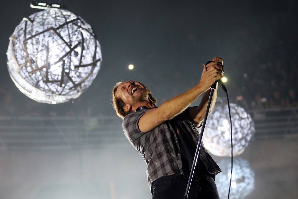 Pearl Jam Postpone Tour Due To Coronavirus - etcanada.com - USA