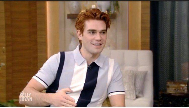 KJ Apa Reveals He Made Money Busking For Tourists While Growing Up - etcanada.com - New Zealand - county Robertson