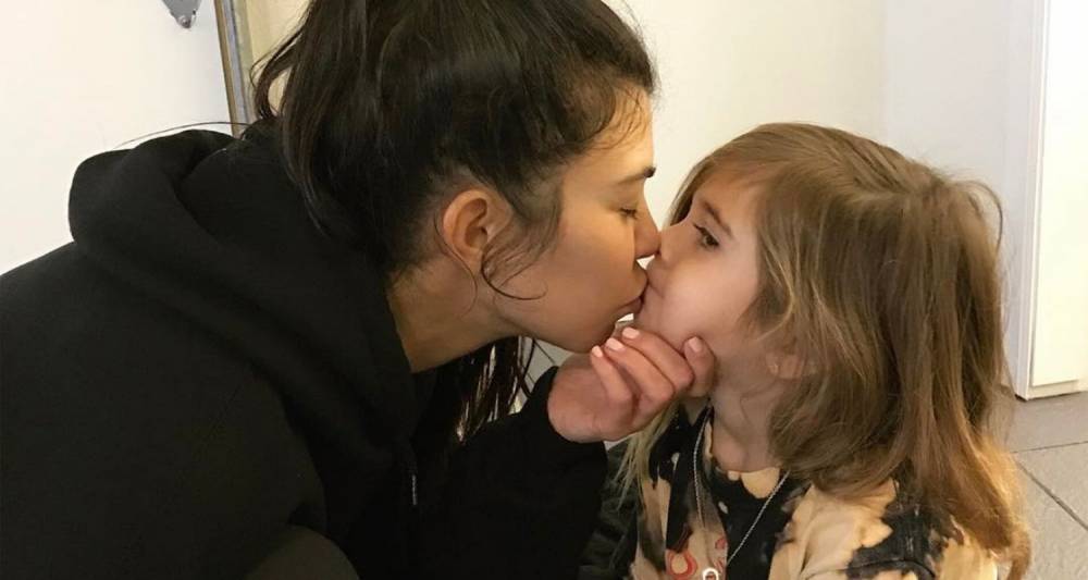 Kourtney Kardashian slammed for kissing her kids on the lips - www.who.com.au