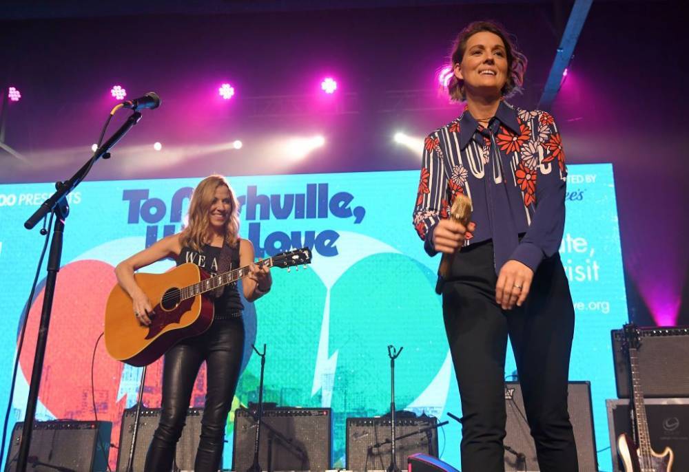 Nashville Artists Help Out On Stage And Off After Tornadoes - etcanada.com - Nashville - Tennessee