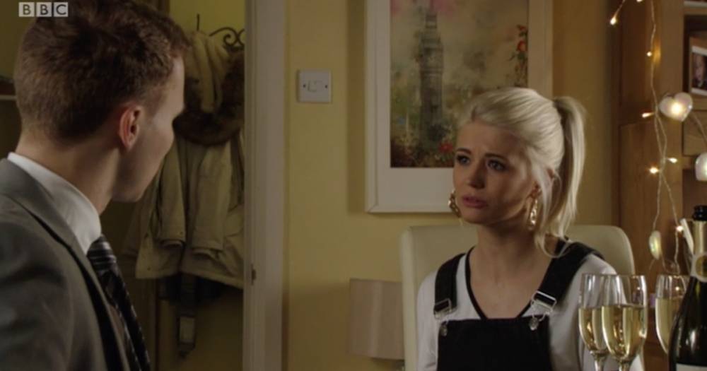 EastEnders fans say Lola can f*** off as she rejects Jay's proposal and snogs Peter Beale - www.dailyrecord.co.uk